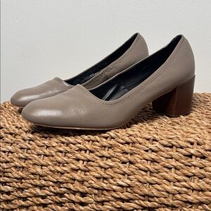 M4D3 x Anthropologie Carol Block Heel Pump Women’s 8.5 Taupe Leather